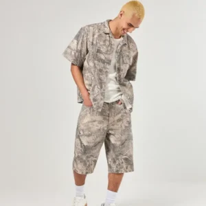 jorts em sarja camuflada