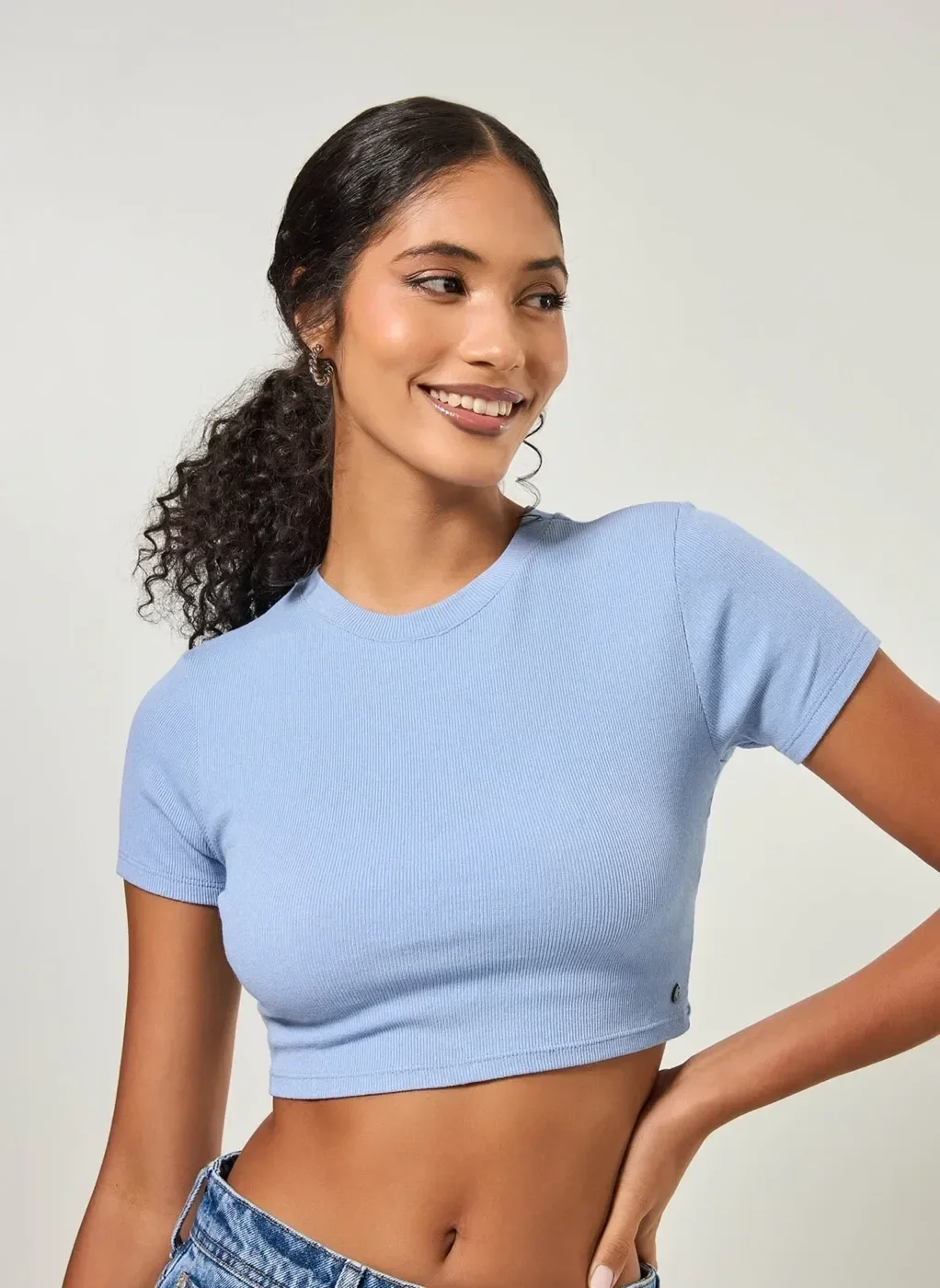 blusa básica cropped azul